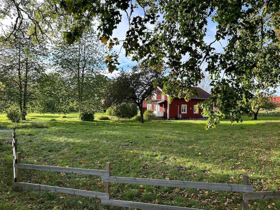 Praestgarden 303 Vaestra Tunhem Villa Eksteriør billede